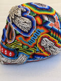 Cráneo con cuentas huichol hecho a mano en méxico